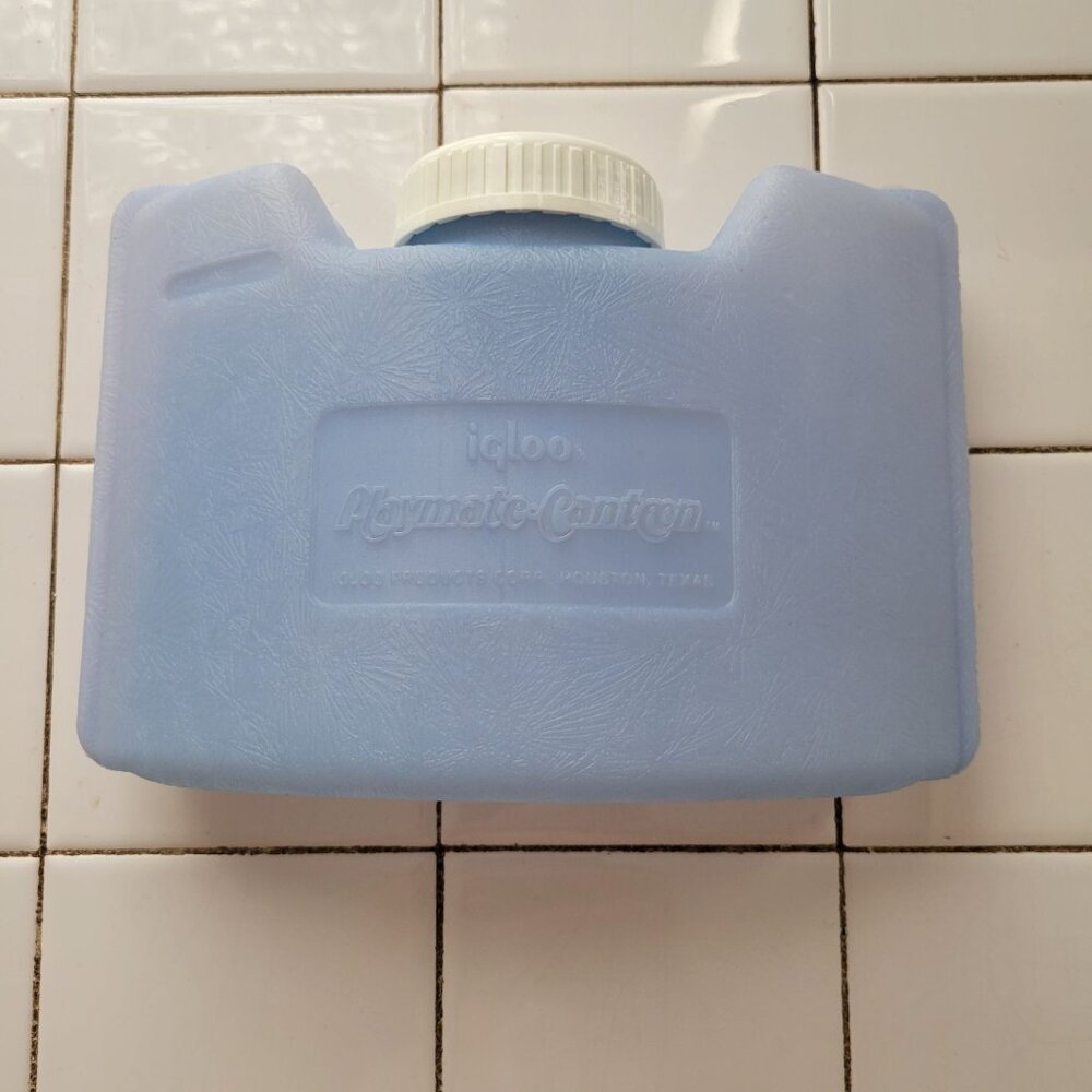 Igloo‎ Playmate Canteen Blue Water Container With White Cap Hiking Travel